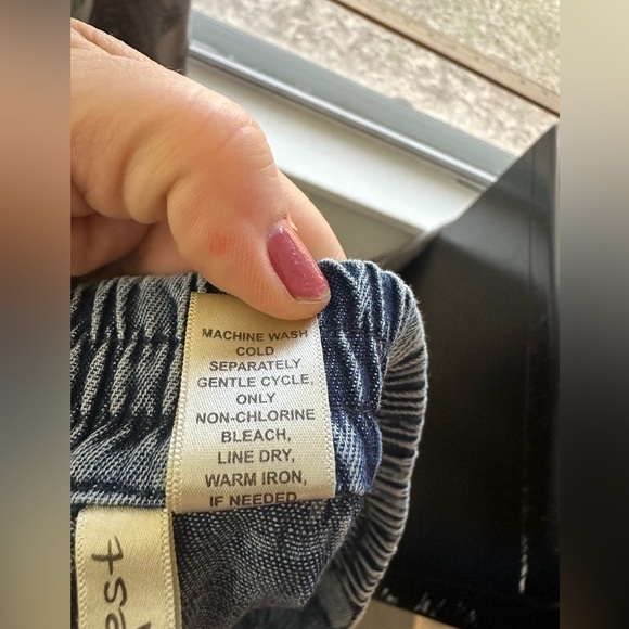 Studio West Denim Women’s Skirt with Back Elastic Waist Size Medium - Picture 6 of 7